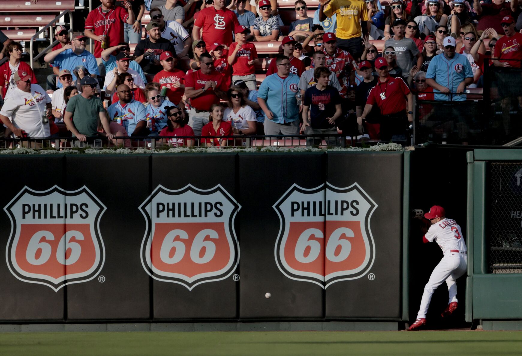 Game 2 of St. Louis Cardinals and San Francisco Giants series